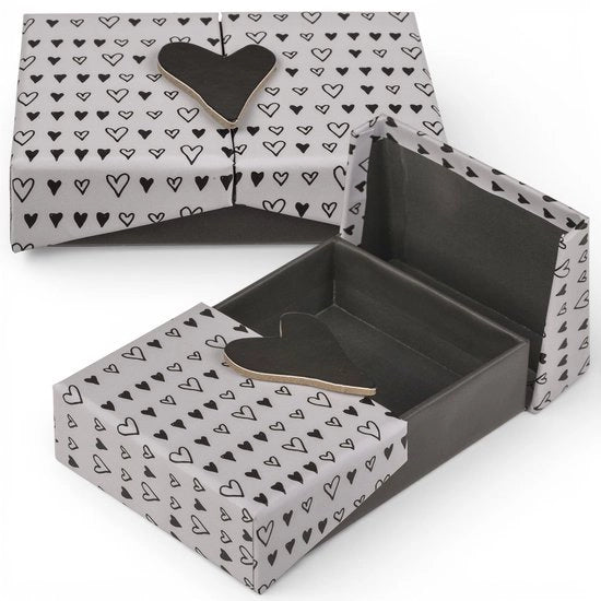 Set di 2 scatole regalo - Cassetta di sorpresa - Riciclabile e elegante - Grigio con cuore - Ideale per regali - Adatto per ogni occasione - Modello:  - Codice prodotto:  - Dimensioni:  - Peso:  - Materiale: