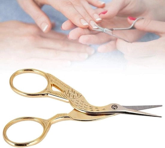 Taglieri per unghie professionale con design vintage in acciaio inossidabile e finitura dorata.