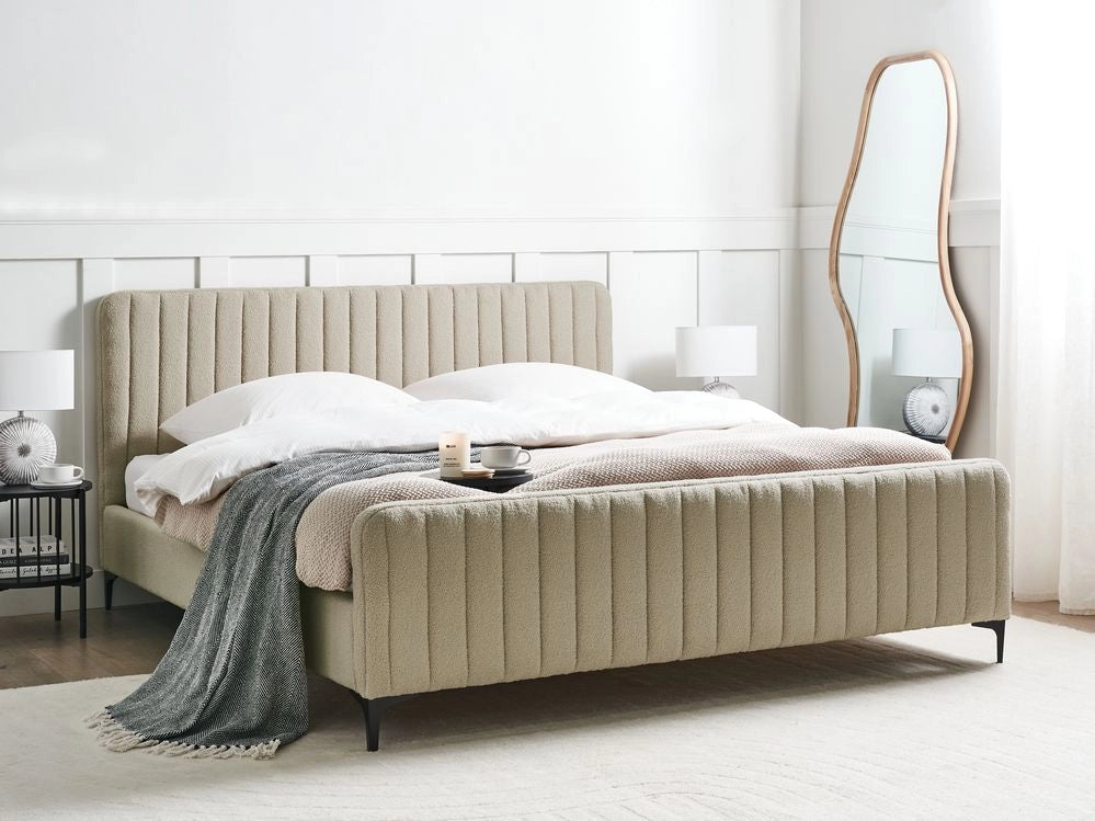 Letto in bouclé beige UE Matrimoniale 180 x 200 cm Testiera Imbottita con Gambe in metallo Design moderno