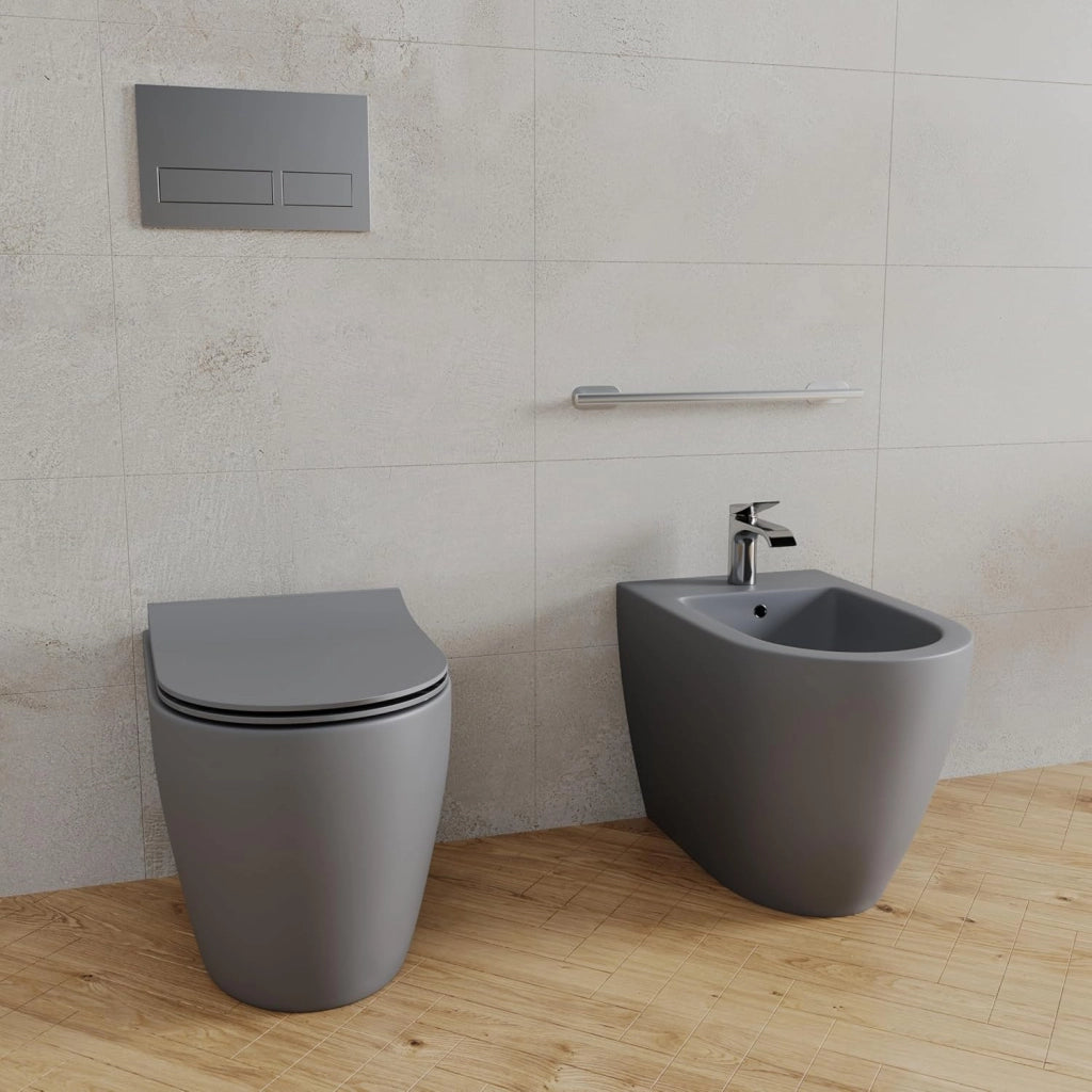 Coppia Sanitari Rimless Filomuro Vaso WC Filo Parete Tornado Flush Senza Brida Bidet Design Moderno Ceramica Copriwater Soft Close Grigio Opaco