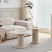 GrandCA HOME Set di 2 Tavolini Rotondi Impilabili con Gambe Cilindriche alla Base, Effetto Travertino Ggiallo Finto, Tavolino da Caffè in Stile Moderno e Minimalista per Soggiorno o Camera da Letto