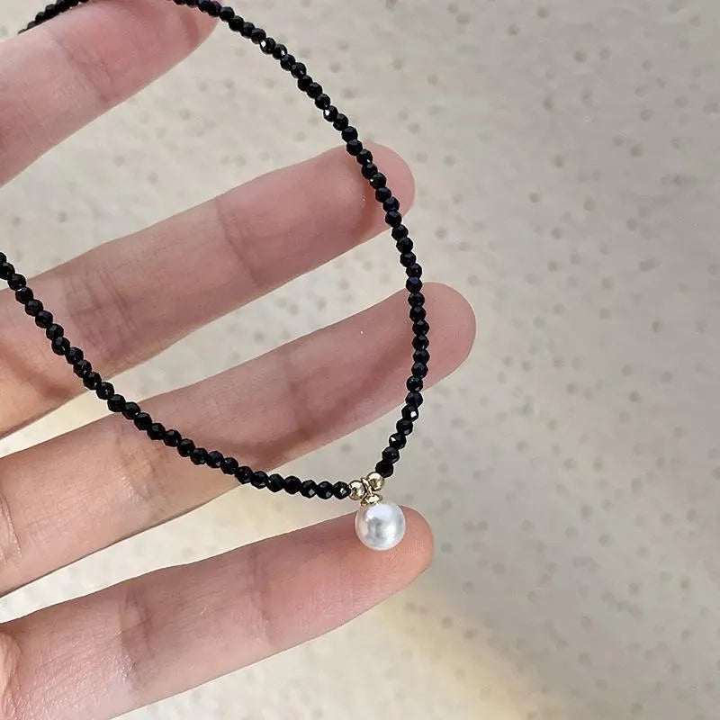 Collana estiva di perle di cristallo nero fatta a mano, regalo di Natale o compleanno.