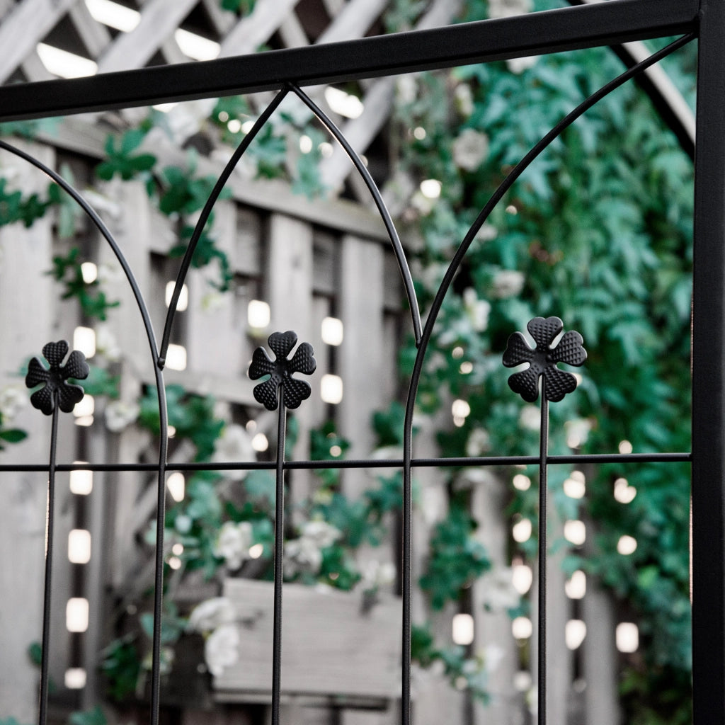 Arco di piantumazione con panca in rete metallica Arco nero 154x60x205 cm per giardino e terrazza