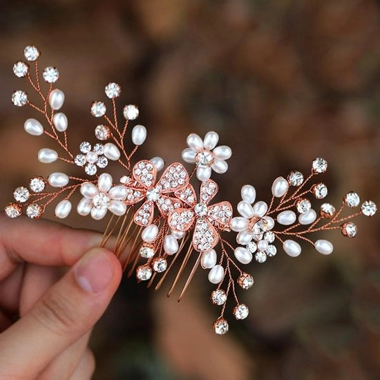 Parrucca elegante con perle e decorazione cristallina per donne e uomini