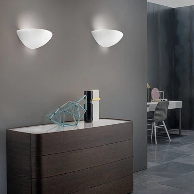 Spicchio parete 330x115x160mm. 2xe14 42w hs-ip20- vetro bianco