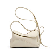Borsa a tracolla da donna in vera pelle, spaziosa e casual, colore bianco.