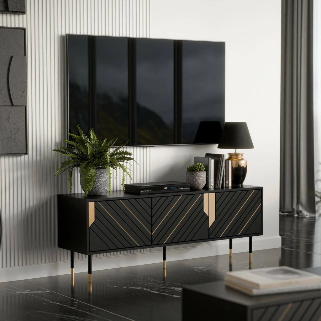 Mobile porta TV Perito, Madia da salotto con tre ante battenti e due vani interni, Rialzato da terra, 154x40 h55 cm, Nero e Oro