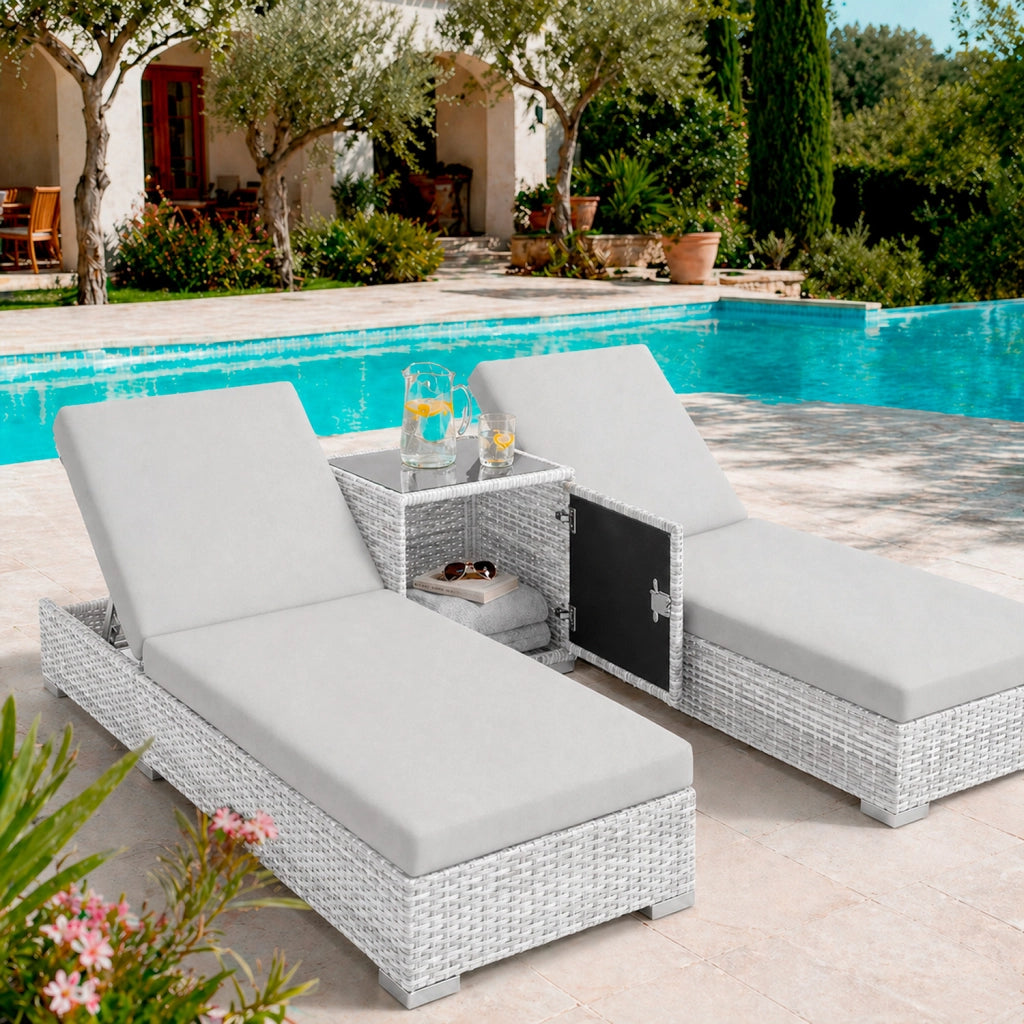 Set 2 Sdraio Prendisole in Polyrattan con Tavolino Contenitore e Cuscini Schienale Reclinabile 5 Posizioni Arredo Giardino Piscina 184x60x21 Cm Grigio Chiaro