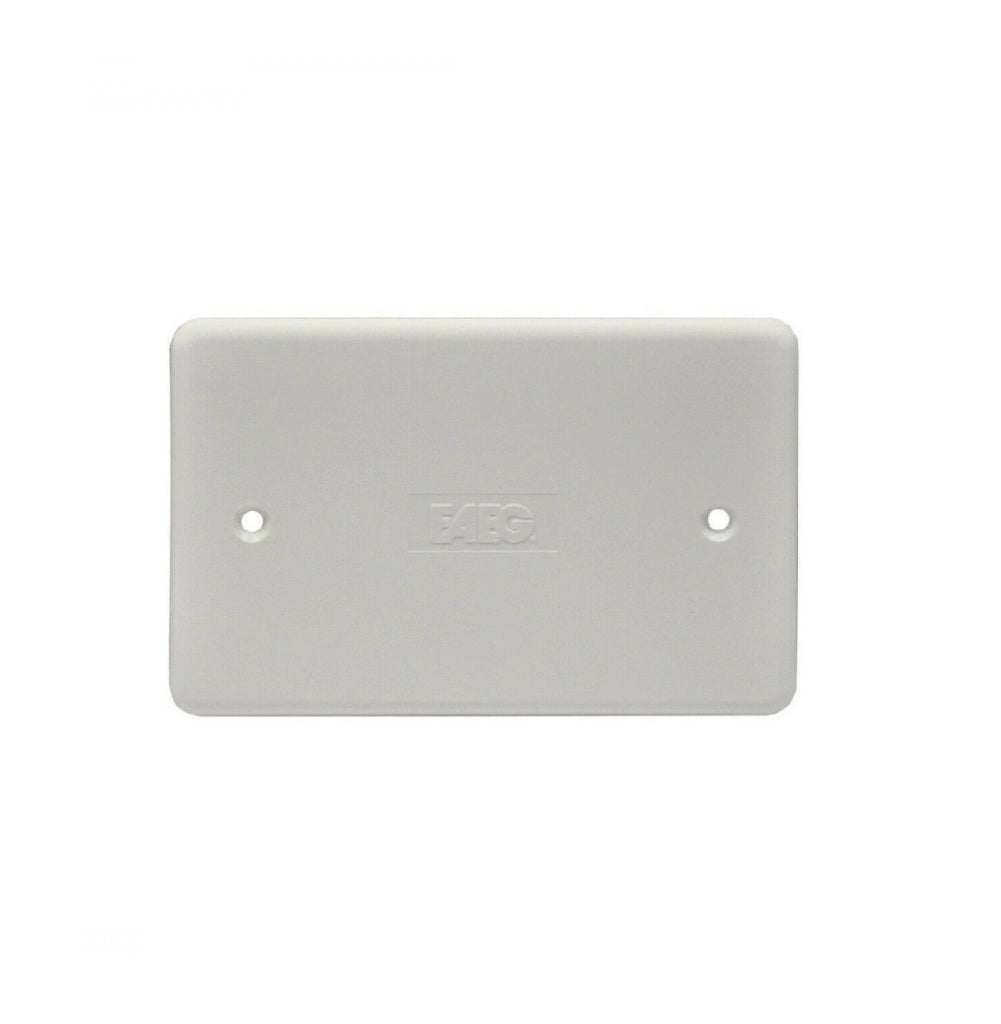 Coperchio con viti per scatola combinata incassata 3 posti logo FAEG IP40