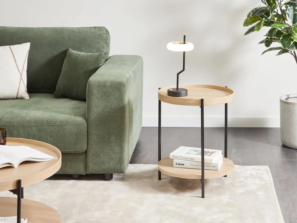 Tavolino con struttura in metallo con un 1 ripiano rotondo legno chiaro stile moderno