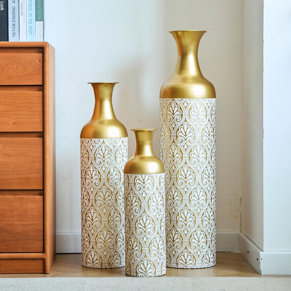 Fioriera a più livelli set da 3 con altezze differenziate in metallo oro e bianco per piante e decorazioni indoor