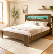 Letto 180x200 cm con testiera portaoggetti; LED e prese integrate in legno colore naturale