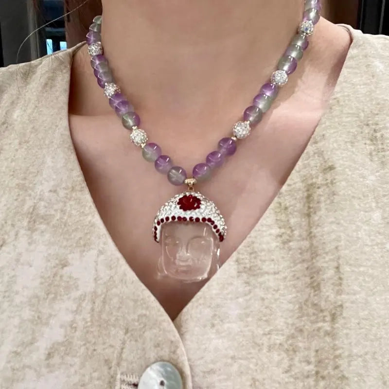 Collana con ciondolo Buddha in cristallo: gioiello fatto a mano con perline