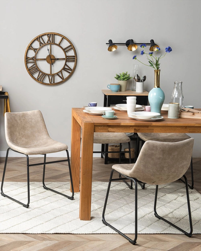 Set di 2 sedie da pranzo rivestimento in tessuto beige gambe nere stile retrò rustico