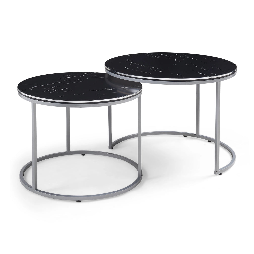 Set Skagen 2 Tavolini Sovrapponibili con Piani Rotondi e Telaio in Metallo - Effetto Marmo Nero / Argentato [en.casa]