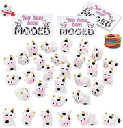 Set di Muovi Miniature di Vacche da 24 - Figure Miniature in Resina - Vacche in Resina - Accessori per Lavori di Hobbista - Regalo per Appassionati di Automobili - Dimensioni variabili da 21x16,5mm a 31x16,5mm - Figure Miniature in Resina