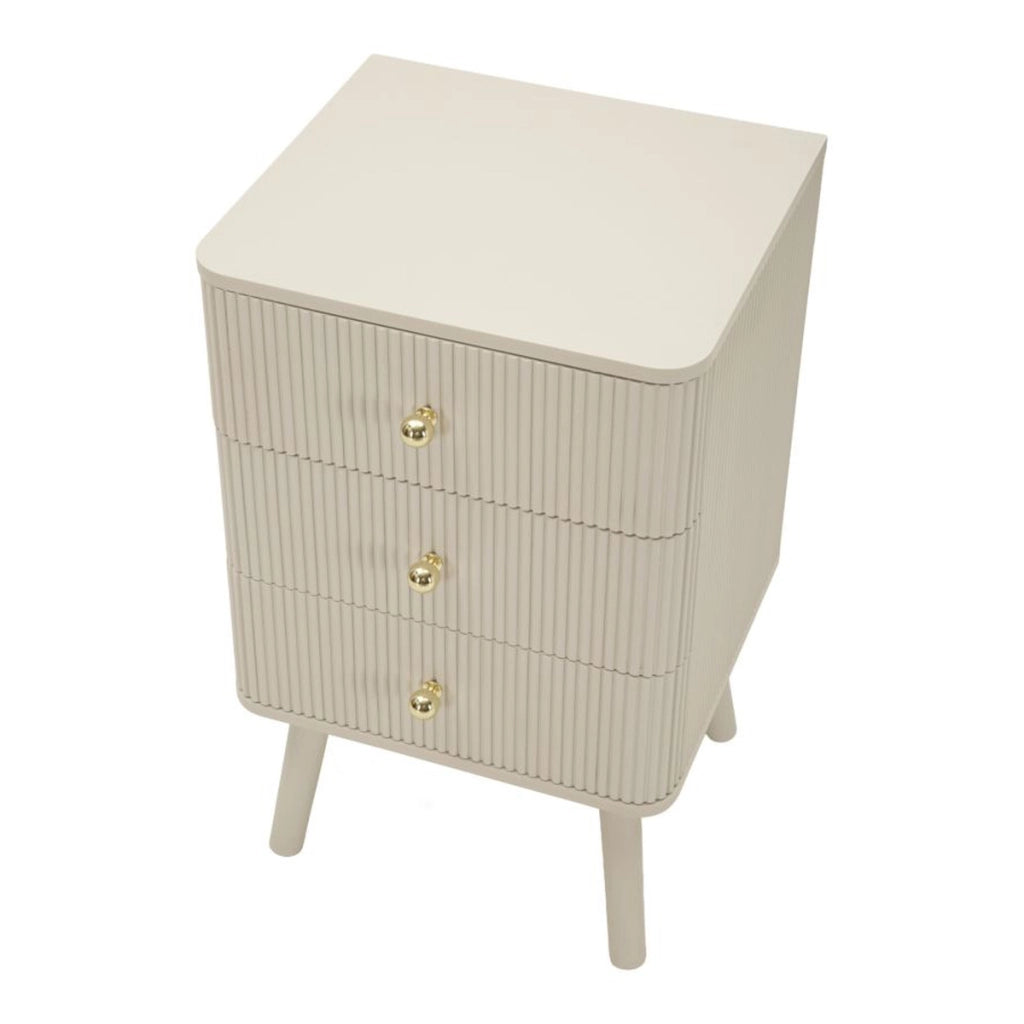 Comodino Shy a 3 cassetti in legno bianco e dettagli oro