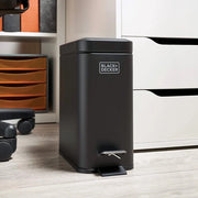 Contenitore di rifiuti 5L con pedale nero e coperchio soft-close - acciaio inox - 30cm x 14cm x 29cm
