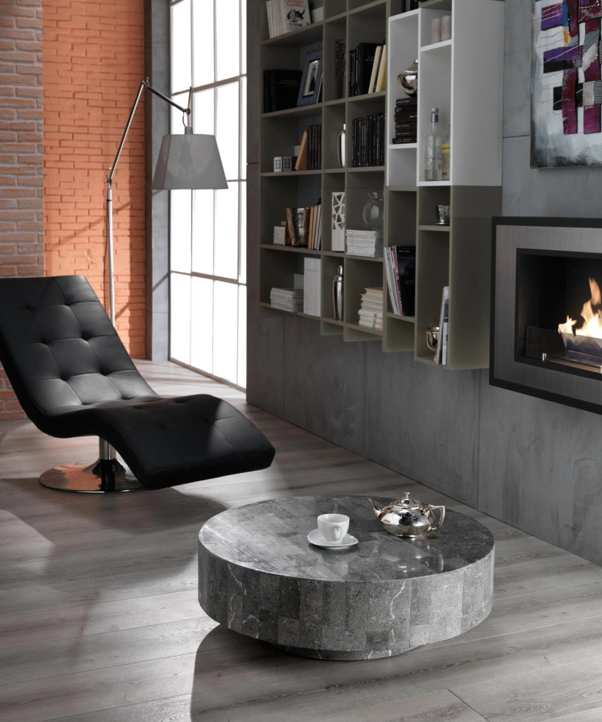 Tavolino Round 1 in Pietra Fossile Gray Stone con struttura in compensato marino - Design circolare ed elegante 85x85x28 cm