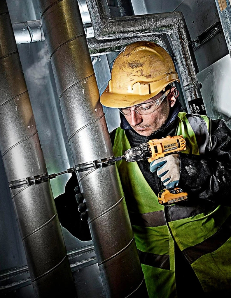 Trapano a Percussione DeWALT DCD710D2T (2 x 2,0 Ah + DCB107 + valigetta per il trasporto)