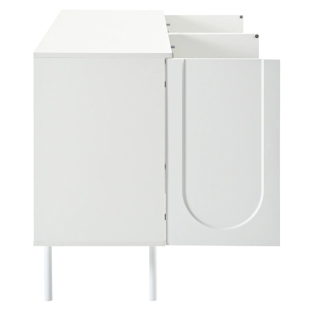 Credenza bianca con ripiani regolabili e gambe in metallo; MDF