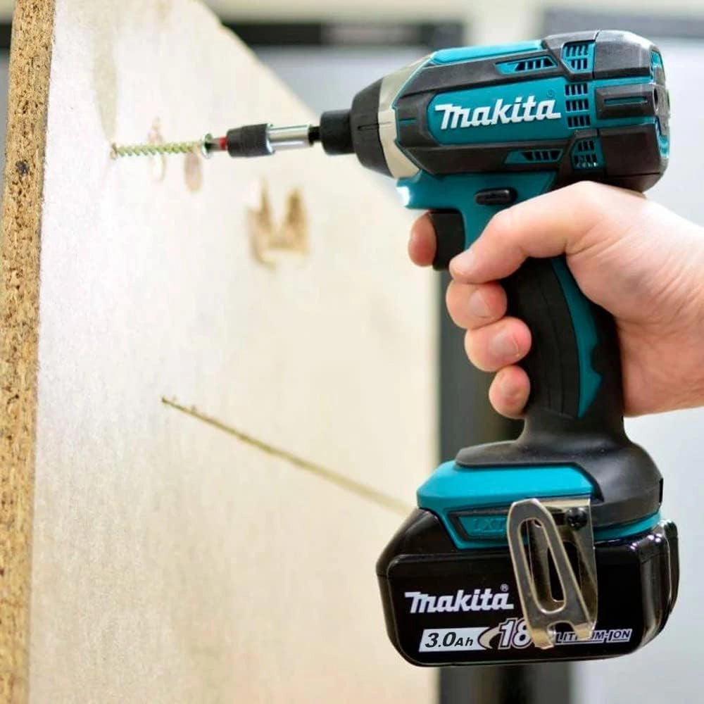 Avvitatore a impatto LXT 18 V + 1 BL1830B + Makpac - MAKITA DTD152