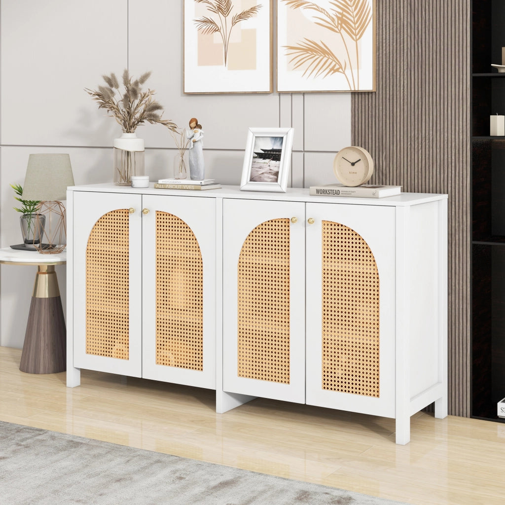 Credenza con 4 ante e ripiano regolabile; maniglie in metallo - per soggiorno - in MDF - bianco