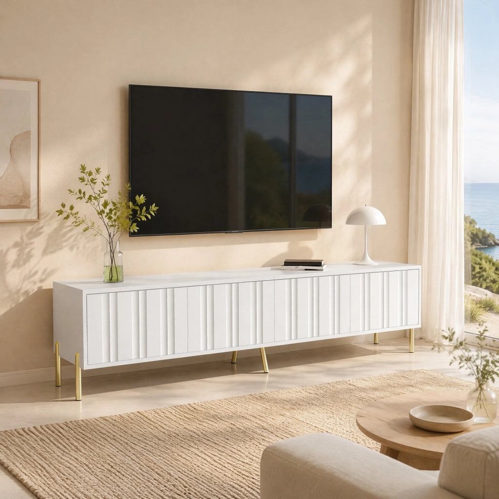 Mobile porta TV con quattro ante e otto ripiani, gambe dorate, design a scanalature verticali, bianco 190 × 38 × 48 cm