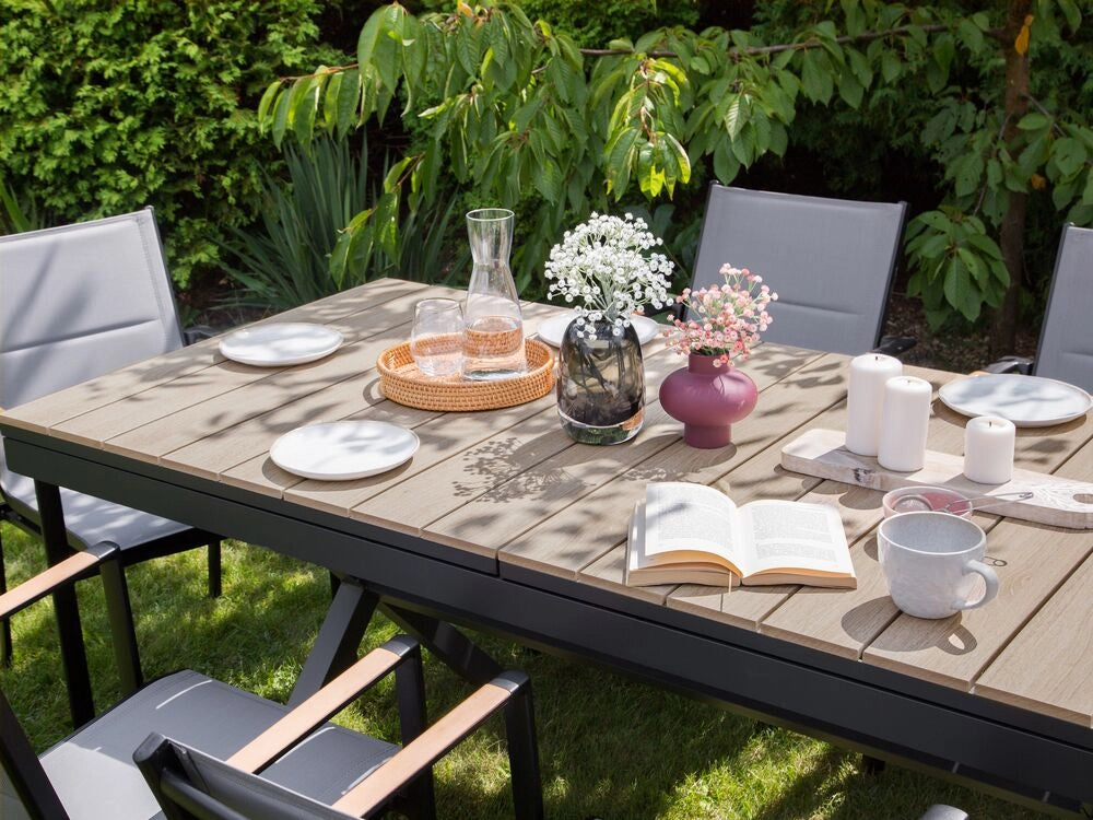 Tavolo da giardino allungabile in alluminio legno chiaro e grigio grafite 184x242 x 90 cm Mobili da giardino per esterni in stile moderno