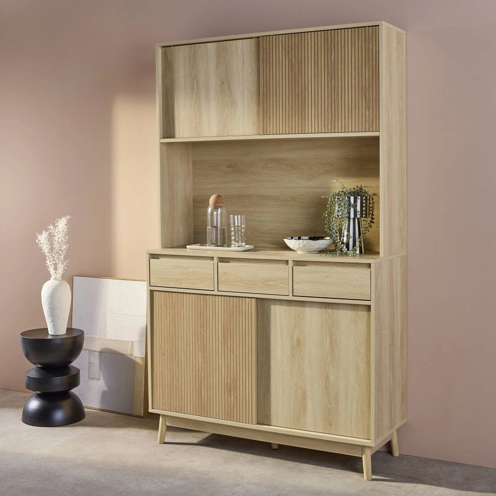 Credenza effetto legno a 4 ante e 3 cassetti, 110cm, marrone naturale