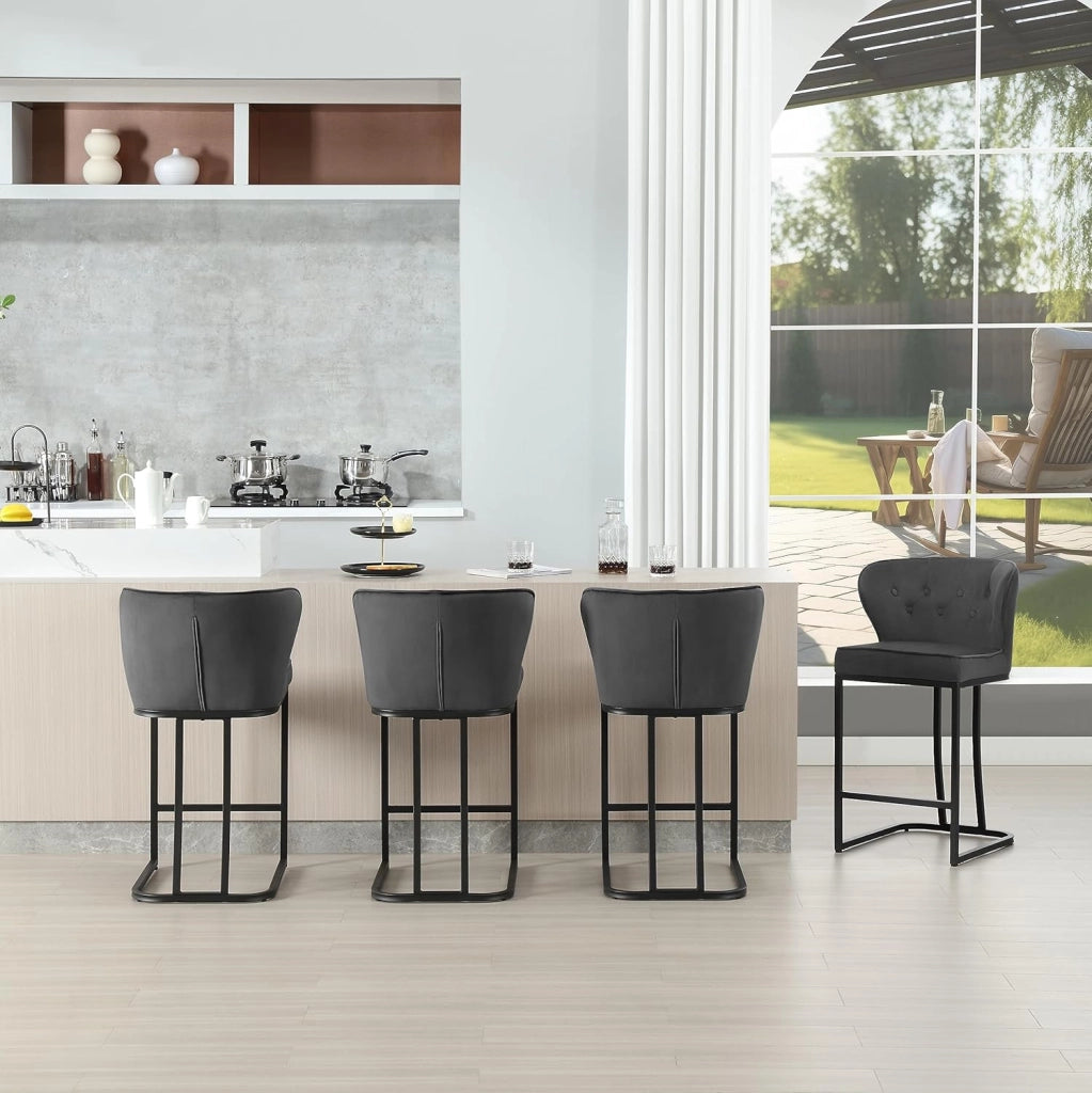 Set di 4 Sgabelli da Bar con Schienale, Sedie Sala da Pranzo con Poggiapiedi, Sedie Ergonomica per Cucina, Camera da Letto, Sgabelli in Velluto e Gambe in Metallo, Grigio Scuro, BH383dgr-4