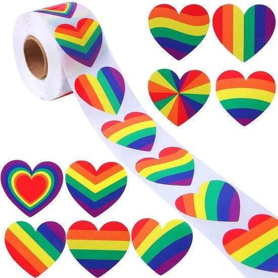 Sticker Regalo a forma di Cuore - 1000 pezzi - Bandierine Arcobaleno - Adesivi Autoadesivi - Ideali per Regali - Ideali per Eventi di Gruppo - Promuovi l'Amore è Amore - Sticker Arcobaleno