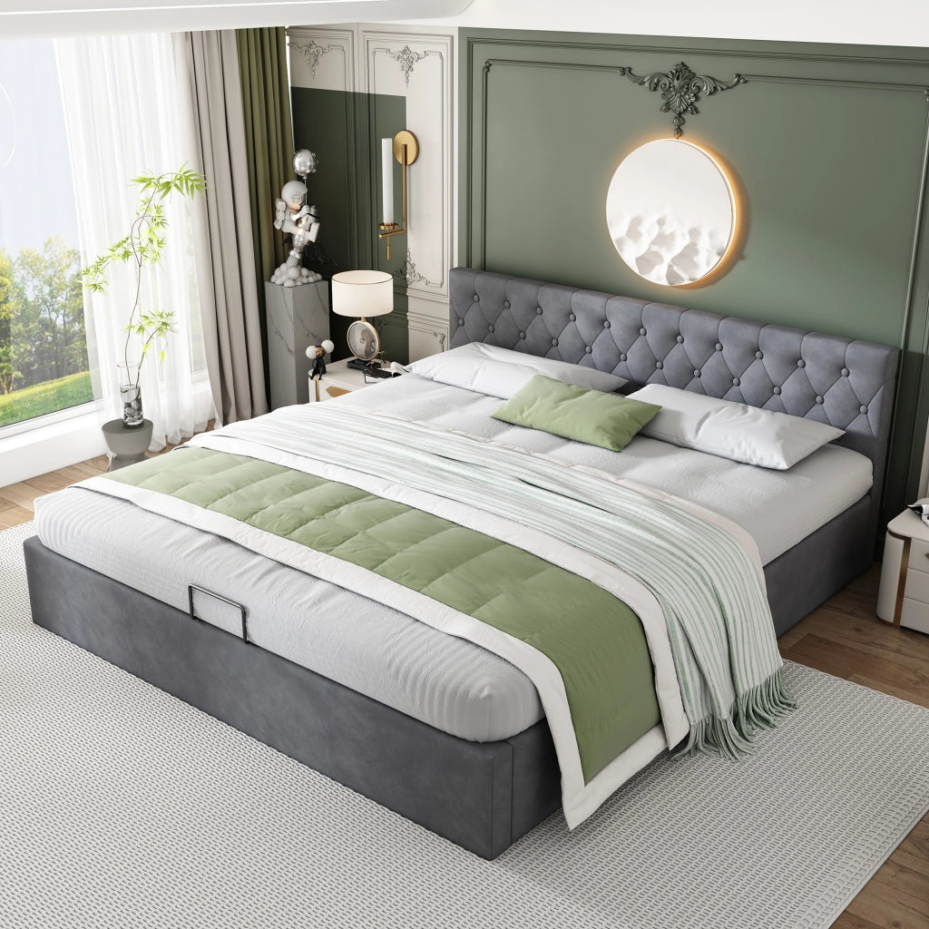 Letto matrimoniale imbottito in velluto grigio 180x200 cm con testiera trapuntata, rete a doghe e contenitore idraulico