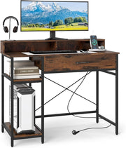 Scrivania per Computer con Cassetto e Scaffale a 2 Livelli, Scrivania per Home Office con Mensola per Monitor e Stazione di Ricarica Integrata (Marrone)