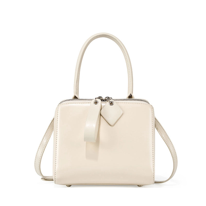 Borsa a tracolla da donna in vera pelle, morbida, stile vintage, bianca.