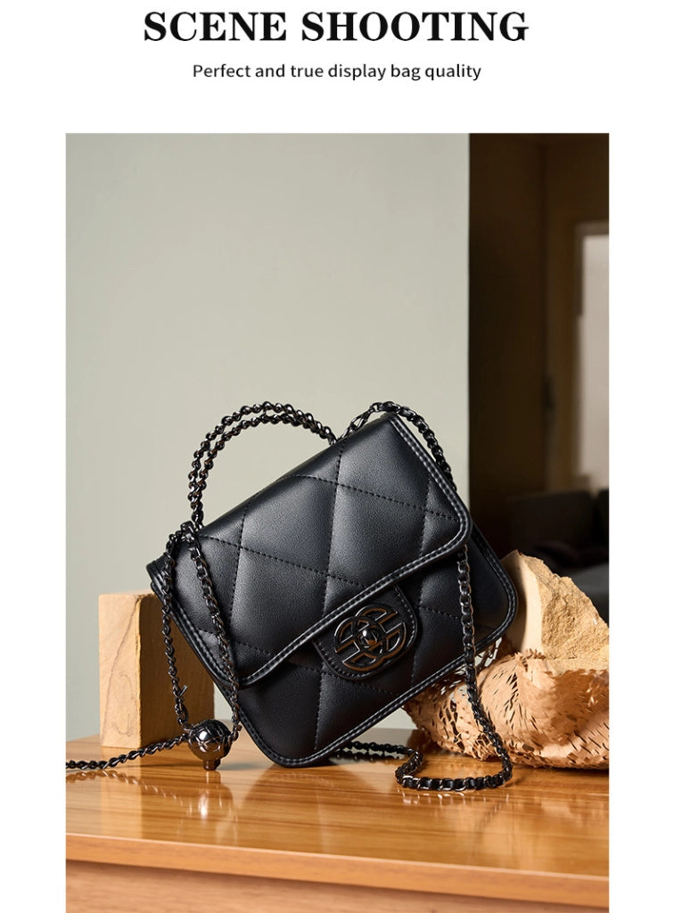 Borsa a tracolla da donna in vera pelle, graziosa, con tracolla lunga, colore nero.