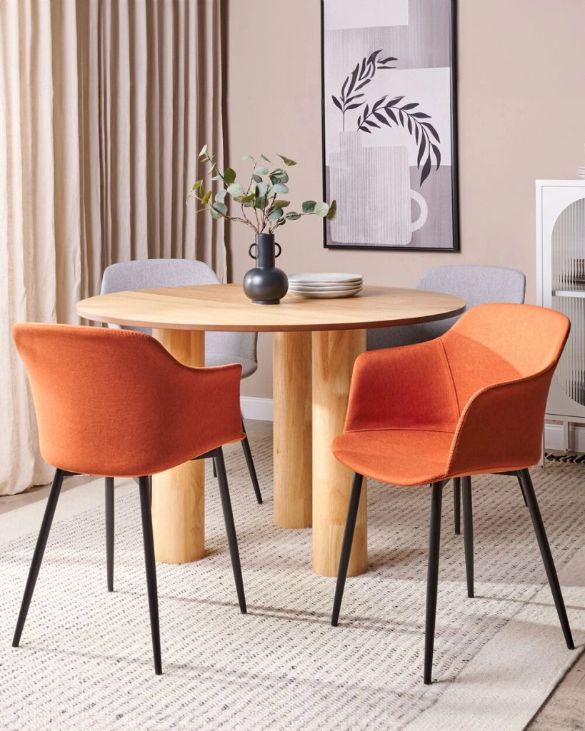 Set di 2 sedie da pranzo in tessuto arancione imbottito con gambe nere Stile retrò Mobili per il soggiorno