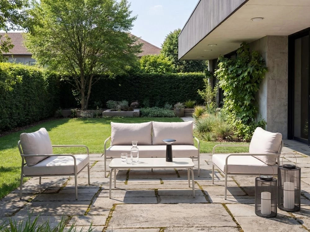 Set da giardino a 4 posti con struttura in acciaio e cuscini sfoderabili beige chiaro stile moderno