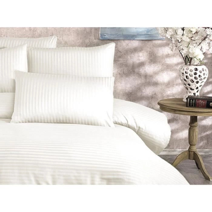 Completo letto - 1 copripiumino 220 x 240 cm + 2 federe 60 x 60 cm - 70% poliestere, 30% cotone - Crema
