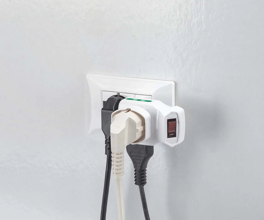 Adattatore Triplo con Protezione Sovraccarico Spina 2P+T10A Fanton Nero