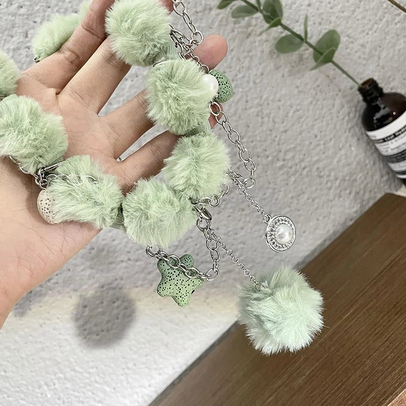 Collana con ciondolo a perla verde in peluche, realizzata a mano, regalo di Natale o di compleanno.