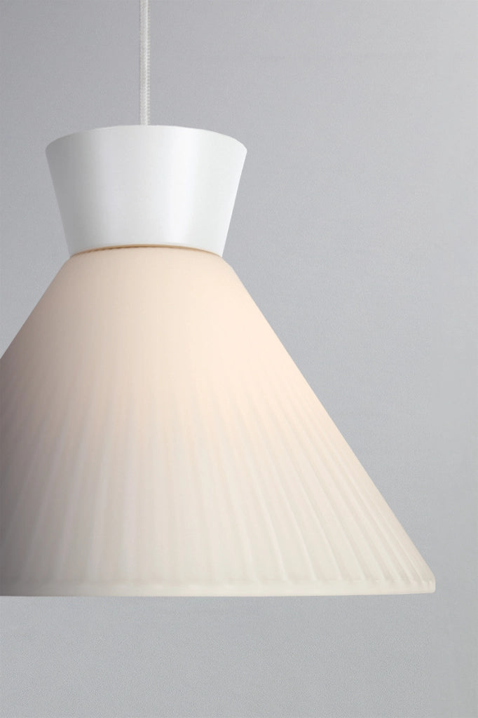Lampada a Sospensione BEA Rossini Group 28cm - Vetro Bianco Satinato Plissettato, Attacco E27, Struttura Bianca IP20, Classe I - Illuminazione