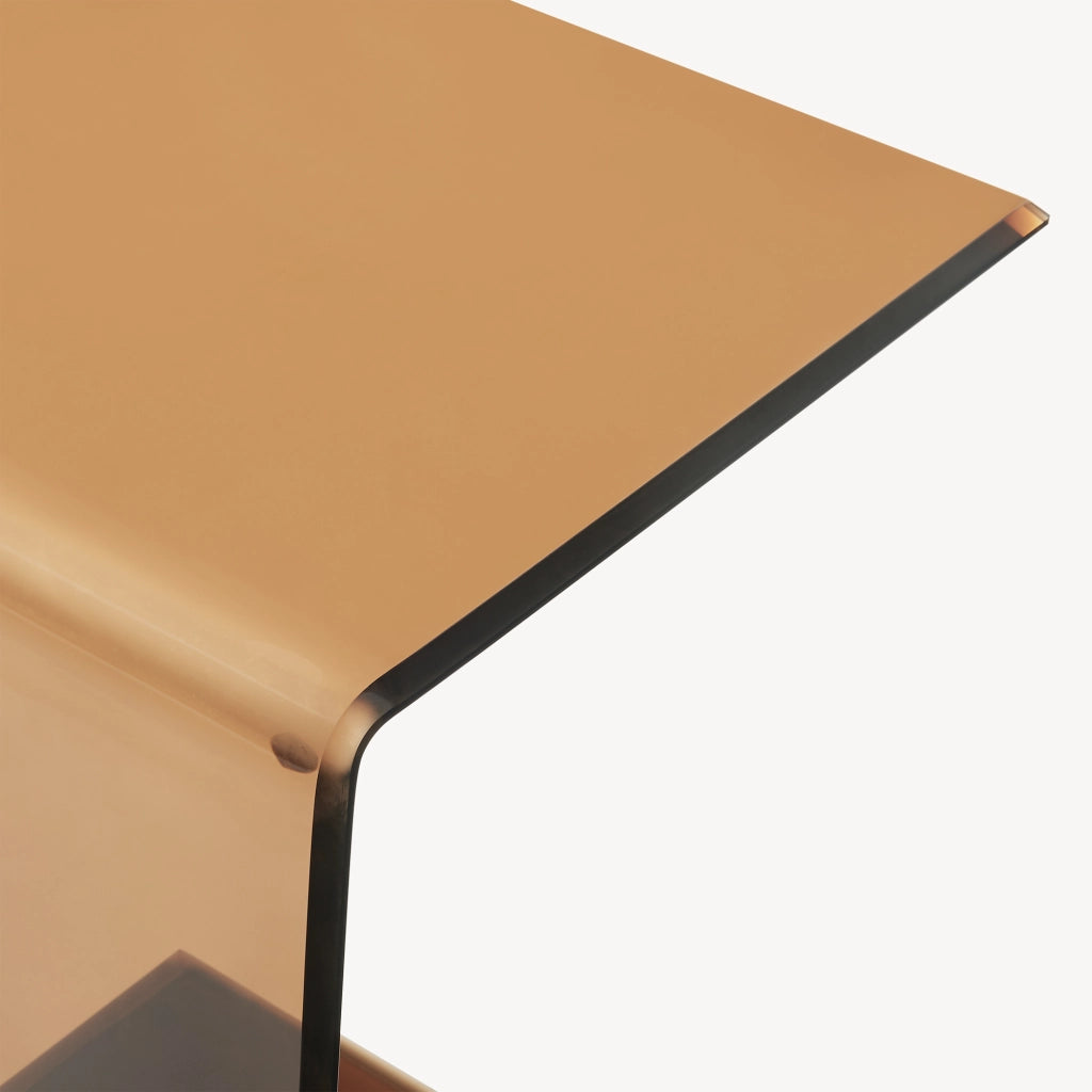 Tavolino Laterale Trölmapilu a Forma di C in Vetro 60 x 40 x 40 cm - Marrone [en.casa]