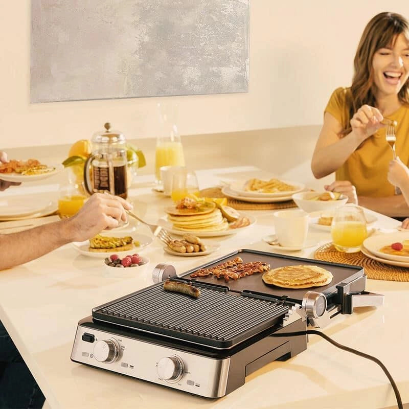 Braun CG 7020 Griglia Elettrica di Contatto 2000 W piastre in ghisa antiaderente PTFE 667 cm² fino a 6 persone colore Nero Acciaio inox