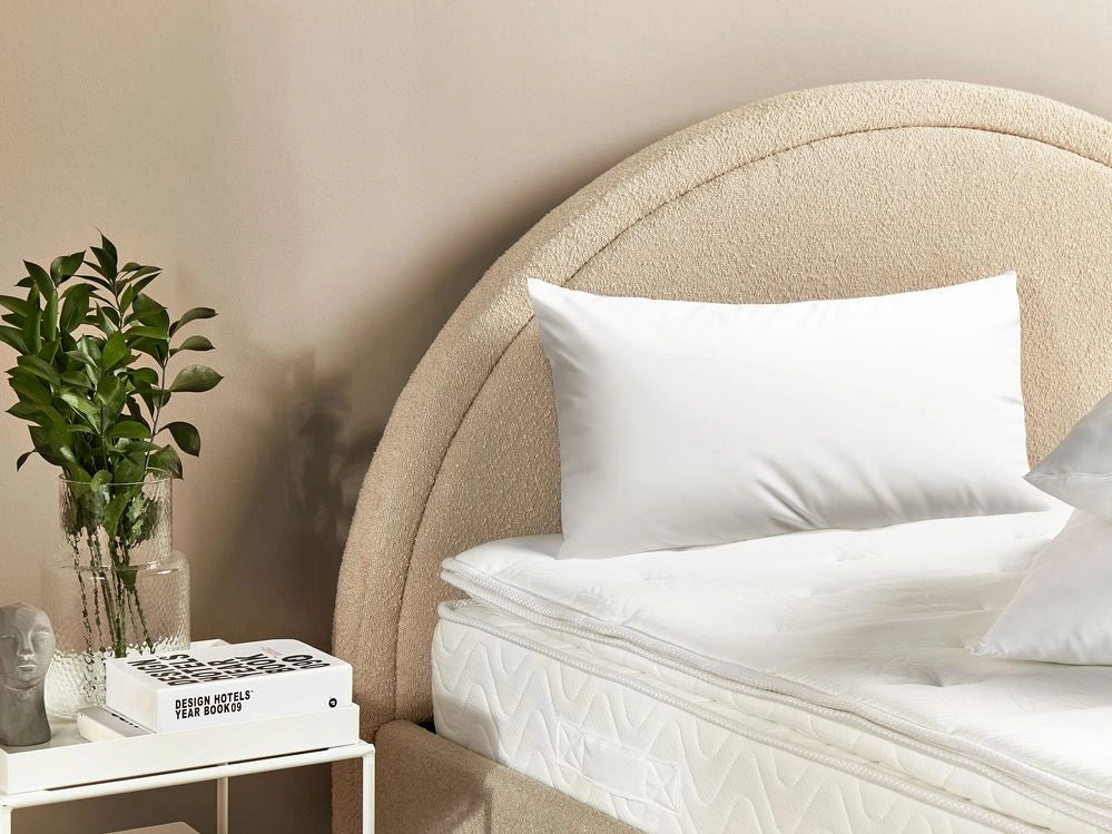 Cuscino tradizionale bianco in microfibra e poliestere ad alto profilo 40 x 80 cm camera da letto design classico