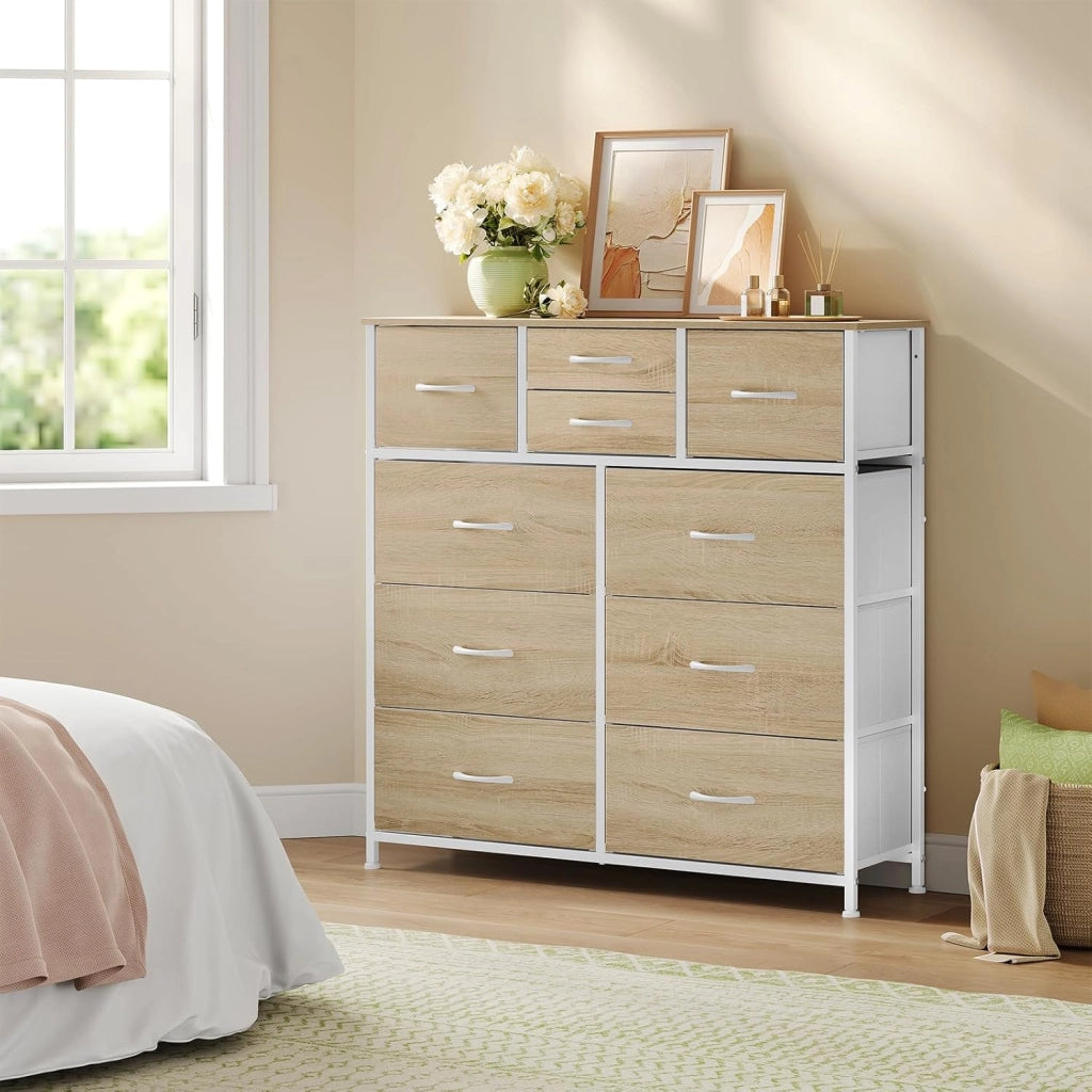 Cassettiera, 10 Cassetti di 3 Dimensioni per Camera da Letto/Corridoio/Soggiorno, Cassettiera in Tessuto, Rovere Chiaro+Bianco, Struttura in Metallo, Legno Lngegnerizzato E1