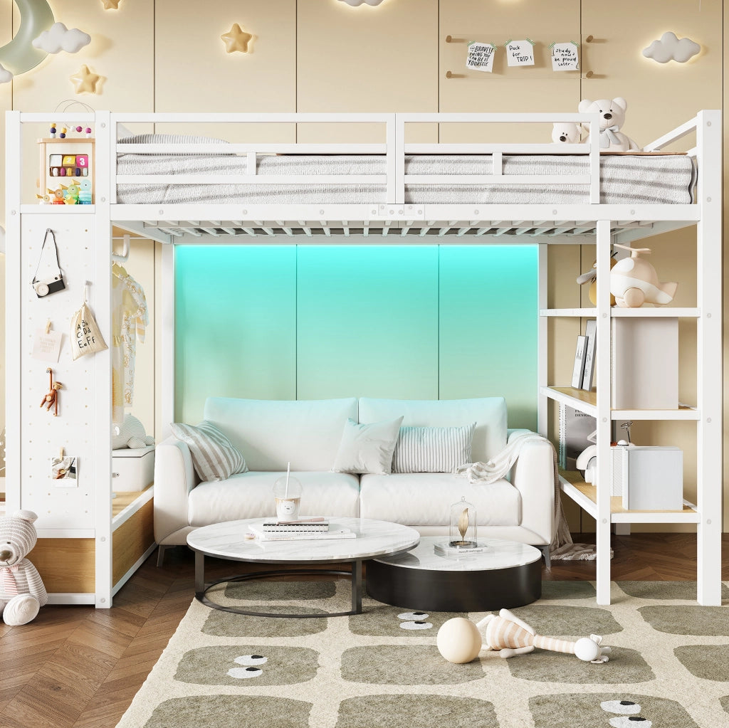 Letto a soppalco 140x200 cm con armadio aperto; ripiani; LED e parete forata bianco