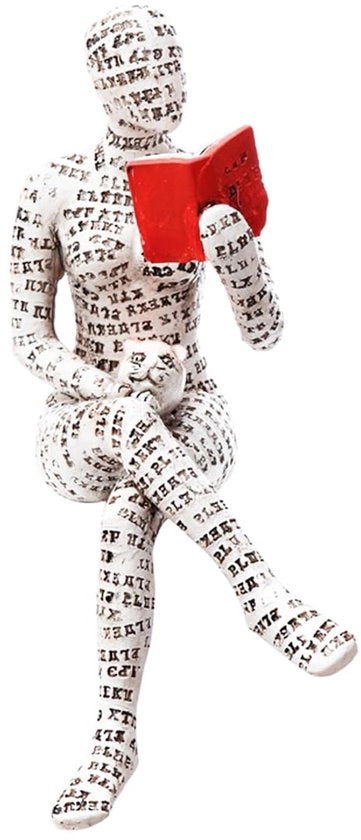 Figurina di donna pensierosa in legno di pulpa per decorazione di interni, carattere astratto per soggiorno, ufficio o camera da letto.