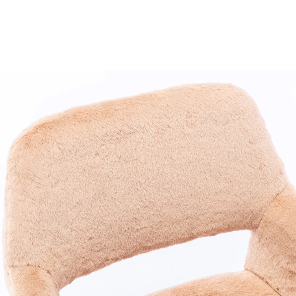 Sedia da pranzo 59x46x79 cm con braccioli e schienale traforato in pelliccia sintetica camel