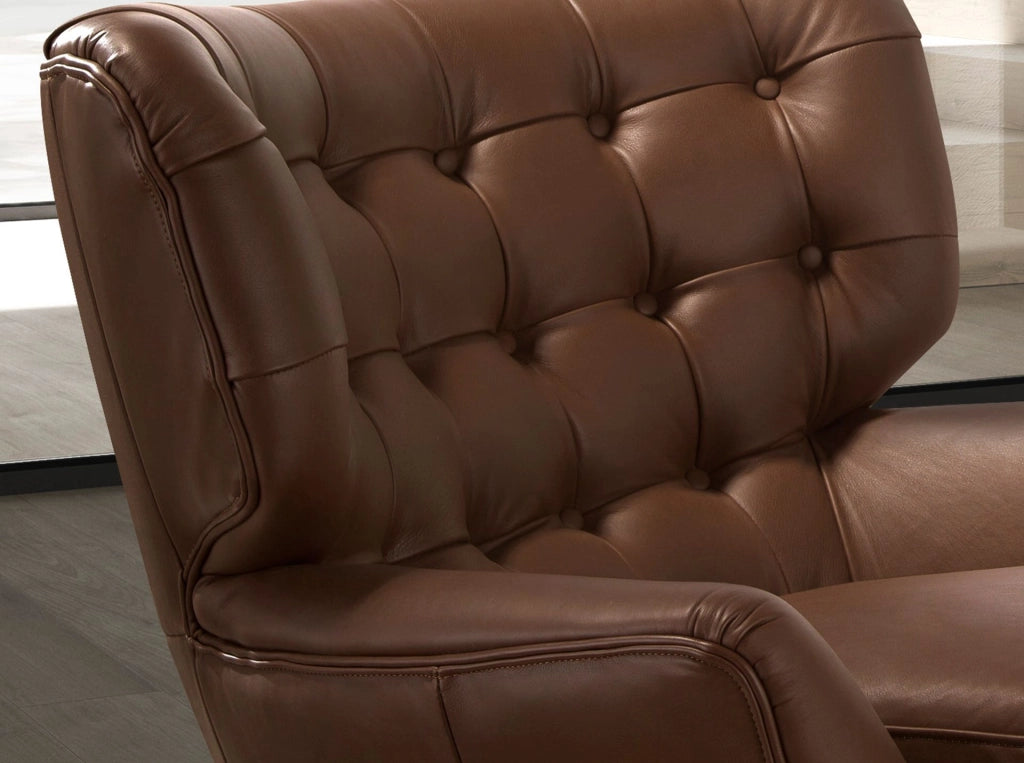 Poltrona Chester in pelle marrone scuro